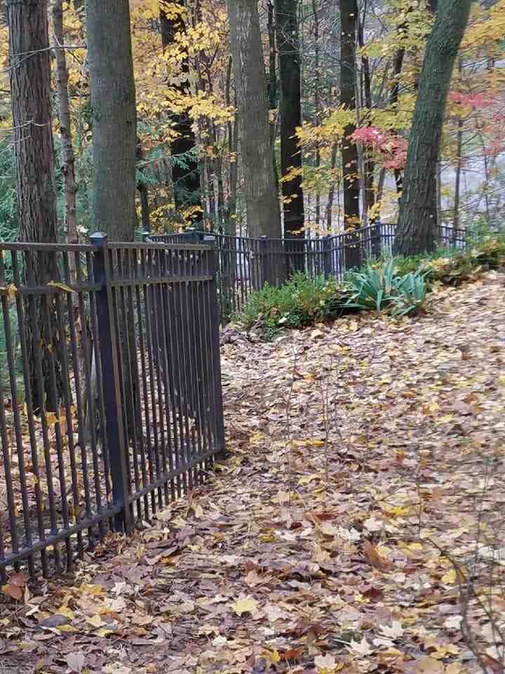 Eastside Fence|Aluminum Fence Installation
