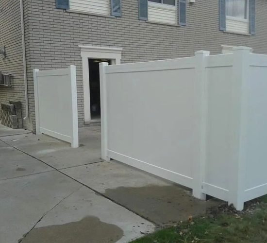 Vinyl Fence Installation (3)