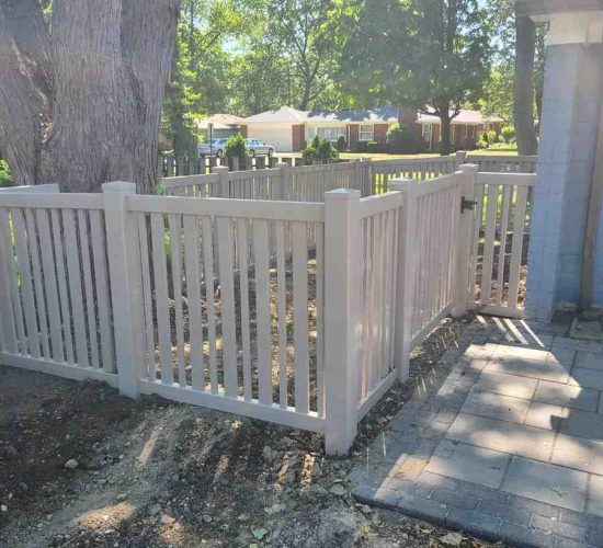 Vinyl Fence Installation (7)