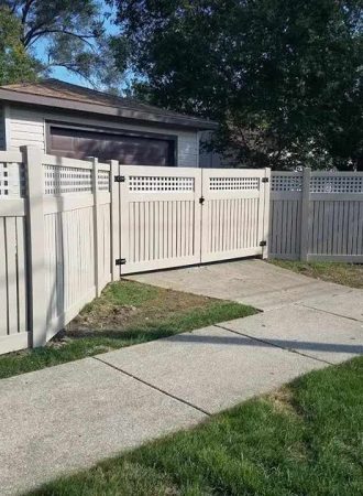 vinyl fence installation (11)